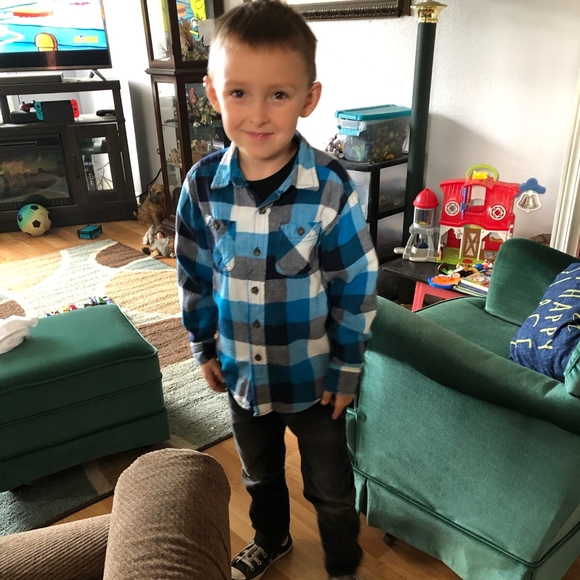 Meet your Posher, Christina - Picture 3 of 4